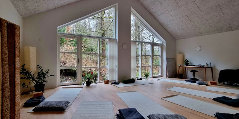 yin energy skørping yoga mindfullness body mind balance kropsterapi stress